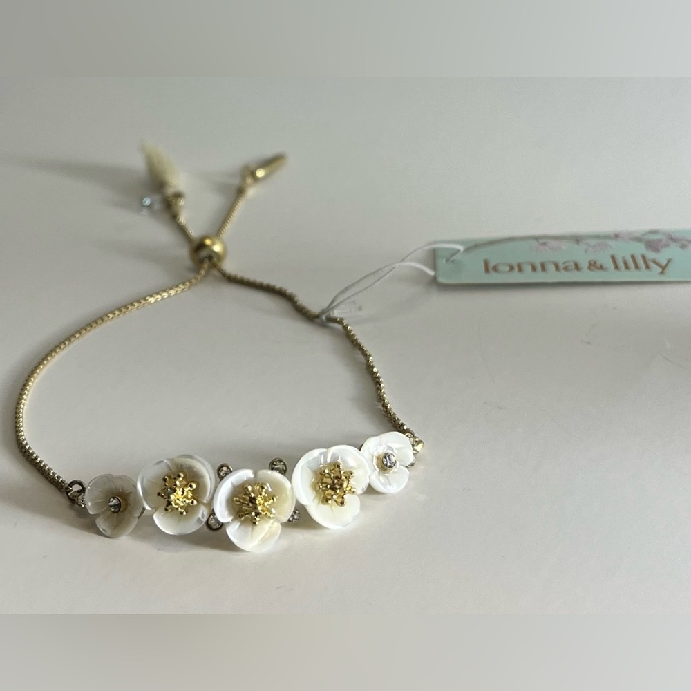 Lonna & Lilly Gold-Tone White Flower Slider Bracelet - Picture 3 of 6